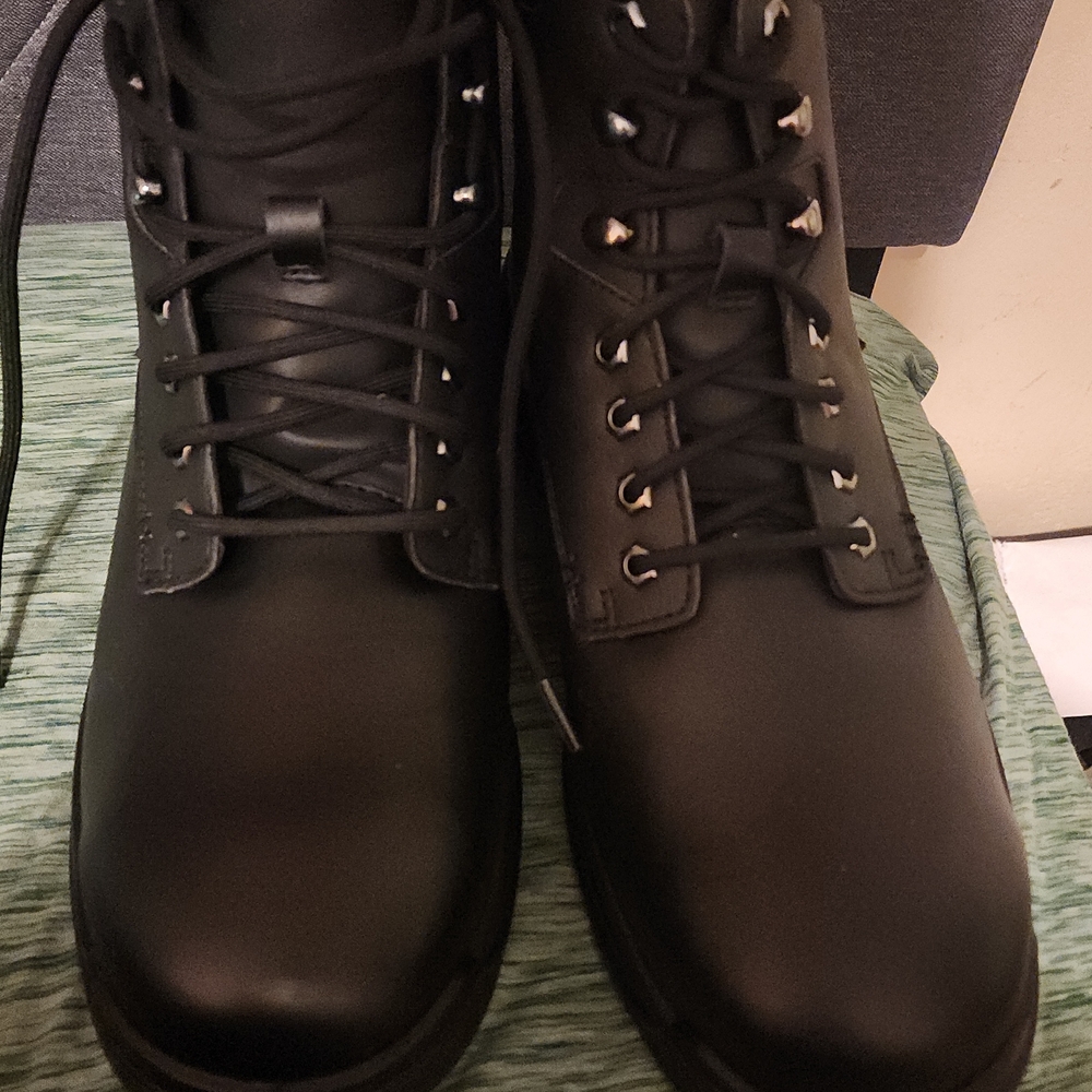 Classic Black Men's Lace-Up Boots